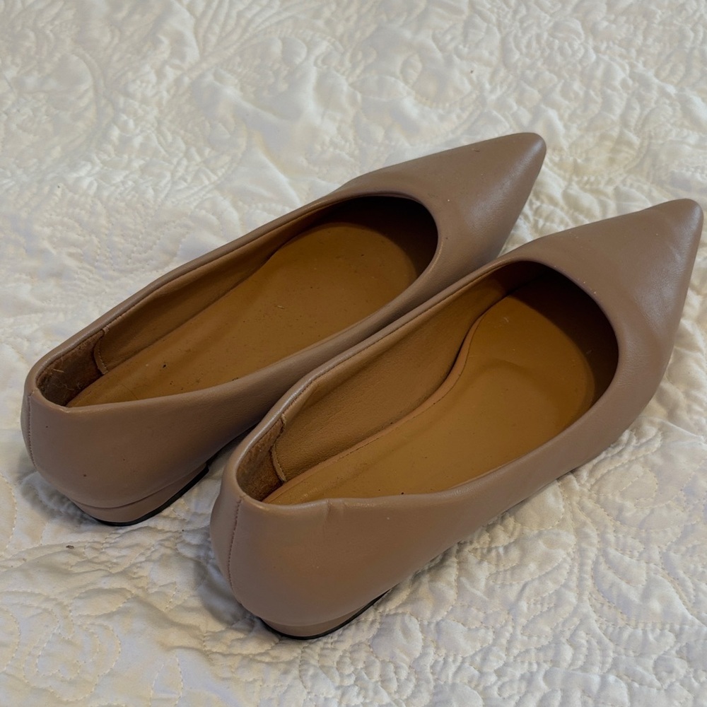 Elegant Tan Women's Flats